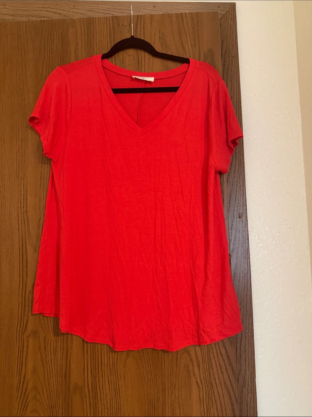 Zenana Outfitters Bright Red V-Neck Short Sleeve Tee